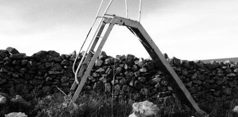 El deslizamiento hacia la autocracia